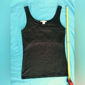 WHBM EUC thick sharp black scoop wide neck sleeveless top, built in bra.